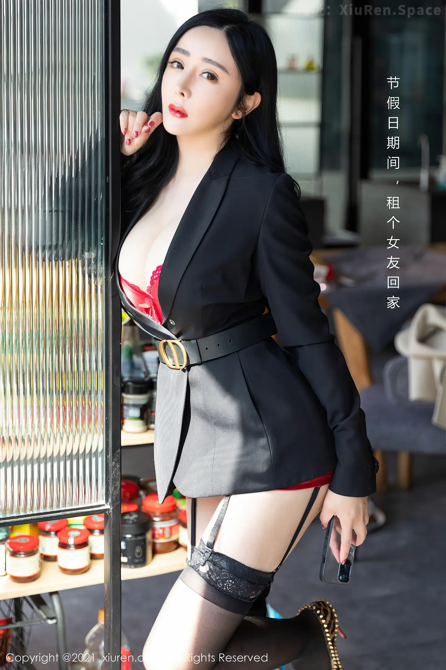 图片[2]-[XiuRen秀人网]VOL.3148 女神允爾元宵节剧情主题猩红内衣配蕾丝吊袜秀丰乳肥臀诱惑写真58P-秀人网官方网站
